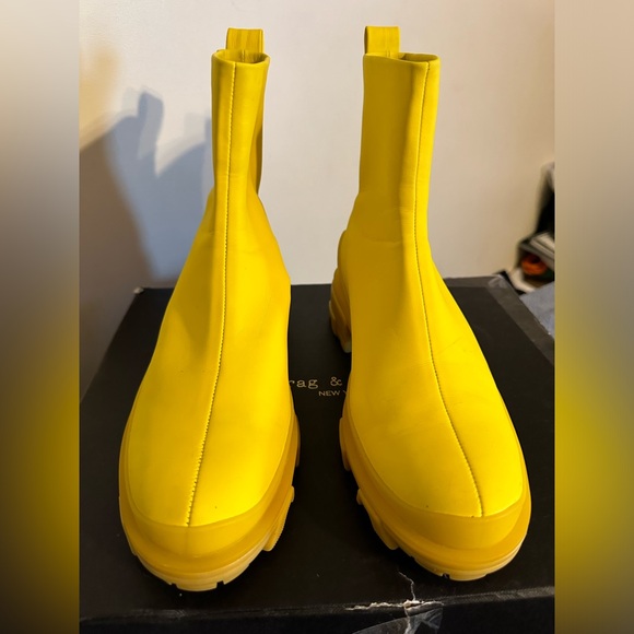 Gorgeous pair yellow Shiloh boots - Picture 4 of 9